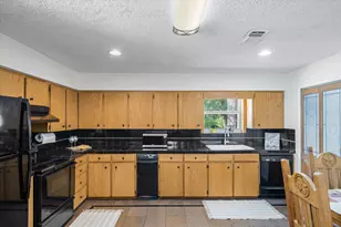 913 Doe Run Rd, Tool, TX 75143 - Photo 17