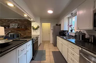 1000 Melrose Dr, Waco, TX 76710 - Photo 7