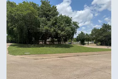 1701 Plum Creek Drive, DeSoto, TX 75115 - Photo 9