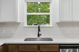 2208 Mill St, Greenville, TX 75401 - Photo 9