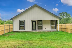 2208 Mill St, Greenville, TX 75401 - Photo 27