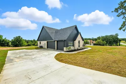 1012 Freedom Court, Weatherford, TX 76088 - Photo 3