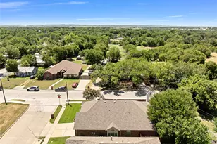 3901 Glenwyck Dr, North Richland Hills, TX 76180 - Photo 31