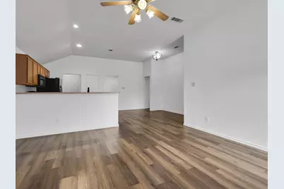 3000 Prairie Hill Lane, Arlington, TX 76010 - Photo 9