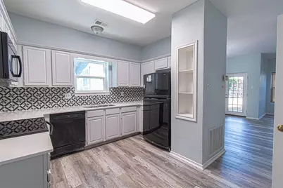 1508 Bennington Court, Grapevine, TX 76051 - Photo 11