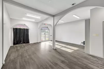 1619 W Irving Boulevard #2, Irving, TX 75061 - Photo 9