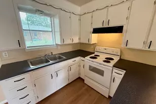 312 N Ave B, Springtown, TX 76082 - Photo 11