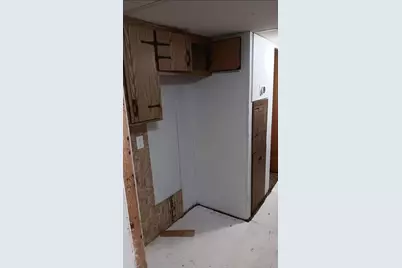 905 E Sears Street, Denison, TX 75020 - Photo 11