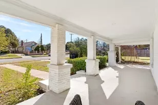 3240 Lipscomb St, Fort Worth, TX 76110 - Photo 3