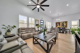 605 Archer Ave, Cockrell Hill, TX 75211 - Photo 9