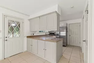 1013 Mockingbird Dr, Grapevine, TX 76051 - Photo 11