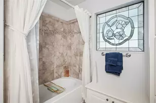 1001 Livingston Dr, Hurst, TX 76053 - Photo 15