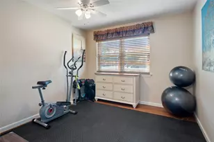 1001 Livingston Dr, Hurst, TX 76053 - Photo 19