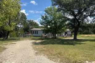 4709 Plum Bush St, Granbury, TX 76048 - Photo 3