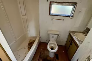 1623 Lands End St, Granbury, TX 76048 - Photo 5