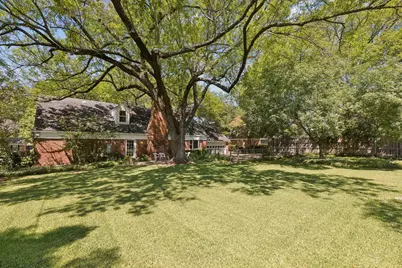 11130 Wonderland Trail, Dallas, TX 75229 - Photo 25