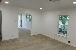 206 N 3rd St, Lott, TX 76656 - Photo 7