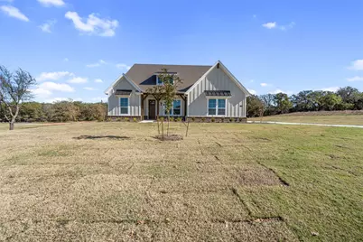 136 Oak Grove Way, Springtown, TX 76082 - Photo 3