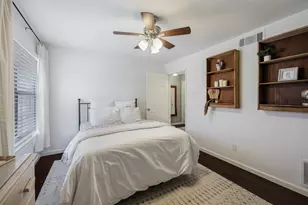 9910 Royal Ln, Dallas, TX 75231 - Photo 15