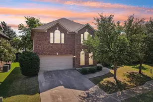 6207 Weaver Dr, Arlington, TX 76001 - Photo 1