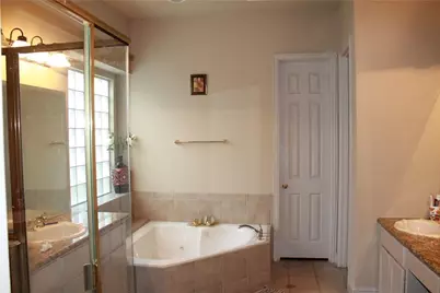 9128 Oleander Way, Irving, TX 75063 - Photo 11