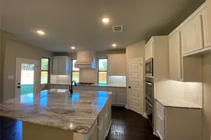 410 Aldred St, Greenville, TX 75401 - Photo 13