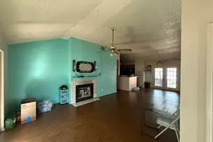 3159 Cross Creek Cir, Grand Prairie, TX 75052 - Photo 3