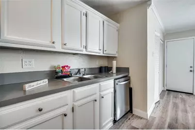 10222 Red Maple Drive, Dallas, TX 75249 - Photo 7