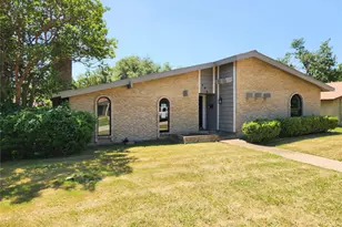 338 Wildbriar Dr, Garland, TX 75043 - Photo 3