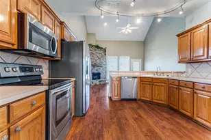 6100 Huntington Dr, Haltom City, TX 76137 - Photo 7