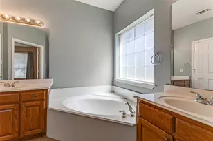 6100 Huntington Dr, Haltom City, TX 76137 - Photo 15