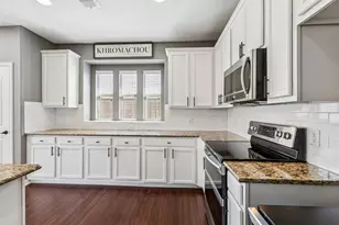 2425 Thunderbrook Dr, Little Elm, TX 75068 - Photo 9