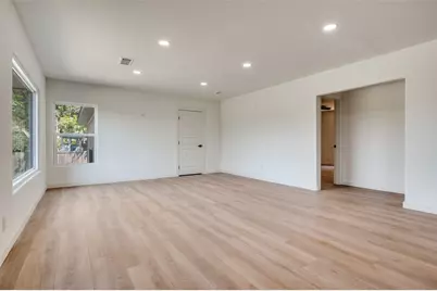 3134 W Jefferson Boulevard, Dallas, TX 75211 - Photo 5