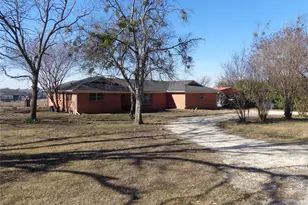 612 S Files St, Itasca, TX 76055 - Photo 5