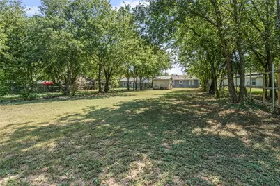 418 Marengo Street, Cleburne, TX 76033 - Photo 11