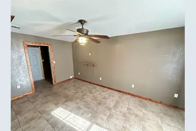 418 Marengo Street, Cleburne, TX 76033 - Photo 9