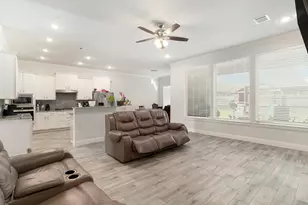 1824 Royal Lake Dr, Grand Prairie, TX 75052 - Photo 7