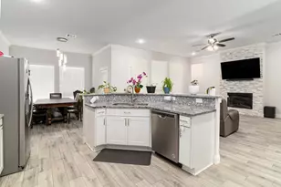 1824 Royal Lake Dr, Grand Prairie, TX 75052 - Photo 11