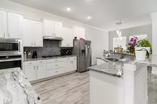 1824 Royal Lake Dr, Grand Prairie, TX 75052 - Photo 9