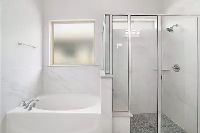 1824 Royal Lake Drive, Grand Prairie, TX 75052 - Photo 17