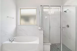 1824 Royal Lake Dr, Grand Prairie, TX 75052 - Photo 17