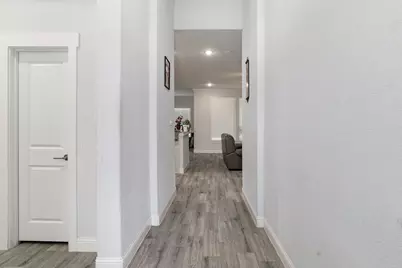 1824 Royal Lake Drive, Grand Prairie, TX 75052 - Photo 3