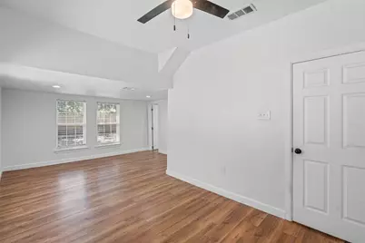 709 N Buffalo Avenue, Cleburne, TX 76033 - Photo 13