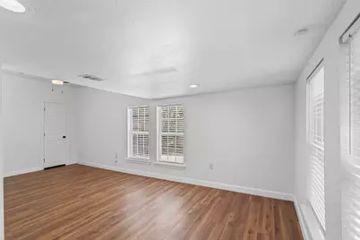 709 N Buffalo Avenue, Cleburne, TX 76033 - Photo 15