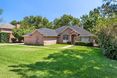 8911 Magnolia Vale Drive, Granbury, TX 76049 - Photo 3