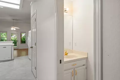 8911 Magnolia Vale Drive, Granbury, TX 76049 - Photo 21