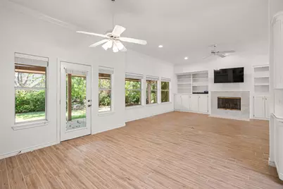 8911 Magnolia Vale Drive, Granbury, TX 76049 - Photo 11