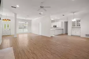 8911 Magnolia Vale Dr, Granbury, TX 76049 - Photo 7