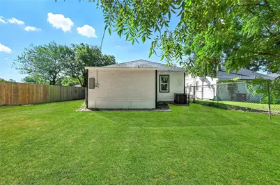 1629 Pine Street, Dallas, TX 75215 - Photo 33