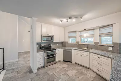 6833 Parkwood Drive, North Richland Hills, TX 76182 - Photo 15